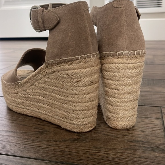 Marc Fisher Lalida Platform Wedge Espadrilles Grey/Taupe Suede Sandals Size 9 - Picture 4 of 7